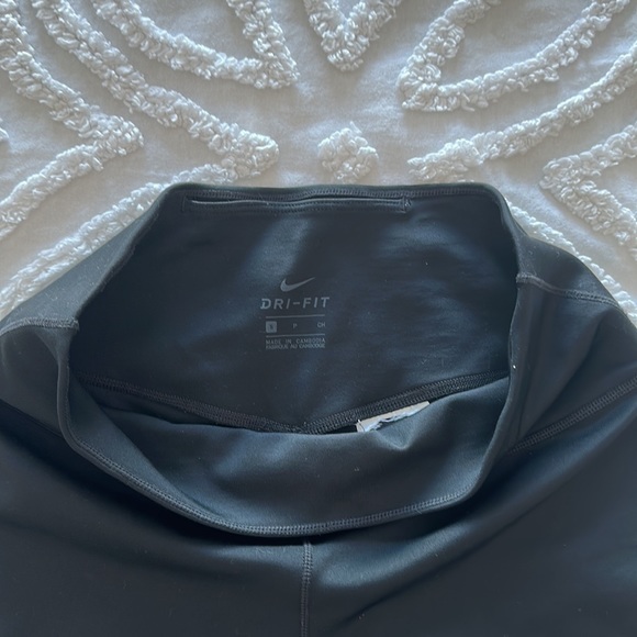 NIKE Dri-Fit workout leggings - Picture 2 of 3